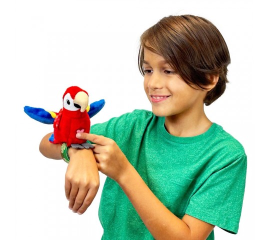 Плюшена птичка Happy Yappers Red Parrot с песнички и чуруликане Happy Yappers Интерактивно Пиле Red Parrot – плюшено папагалче, която повтаря думи и пее